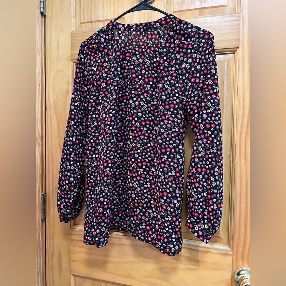 Gibson size XS floral button down blouse - Picture 6 of 7